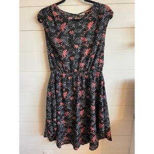 Q&A black floral dress